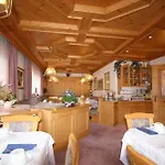Garni Valdan 3*