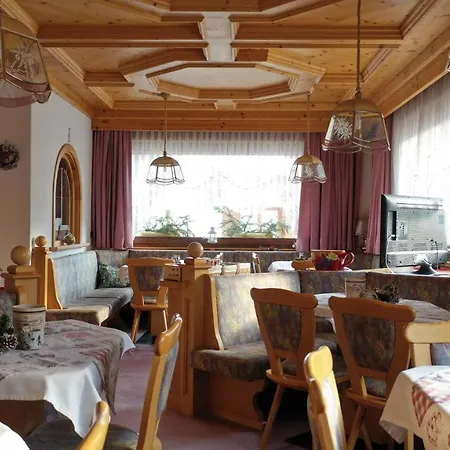 Garni Valdan Πανσιόν 3*