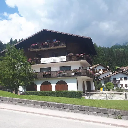 Garni Valdan بيت ضيافة فالكادي