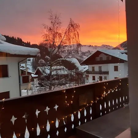 بيت ضيافة Garni Valdan فالكادي