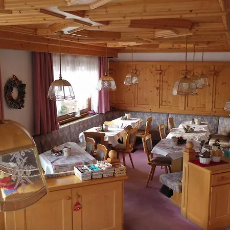 ゲストハウス Garni Valdan ファルカーデ